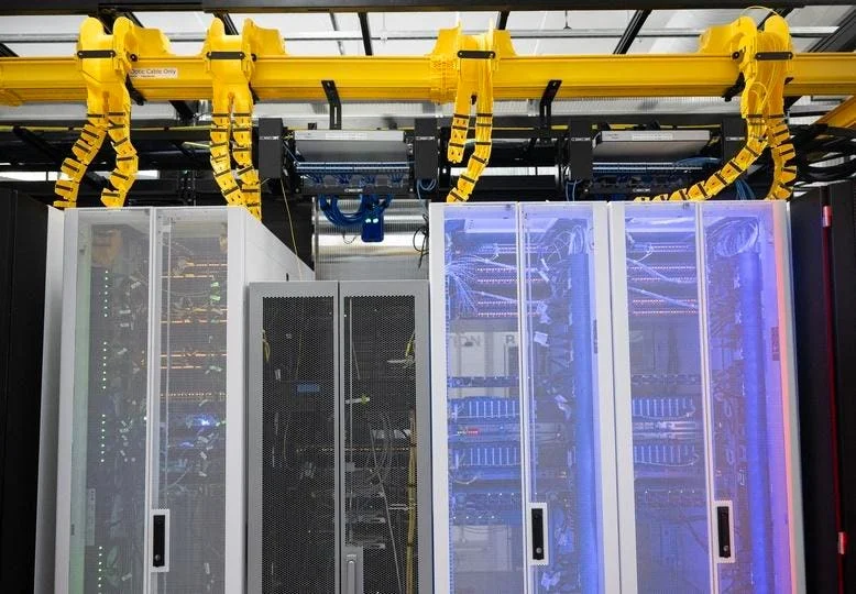 Controlling Optical Signals For Dynamic Datacenter Switching